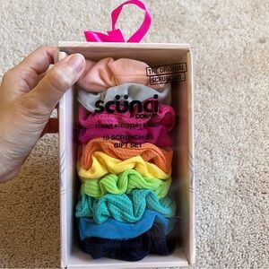 NEW Scrunchie Gift Set